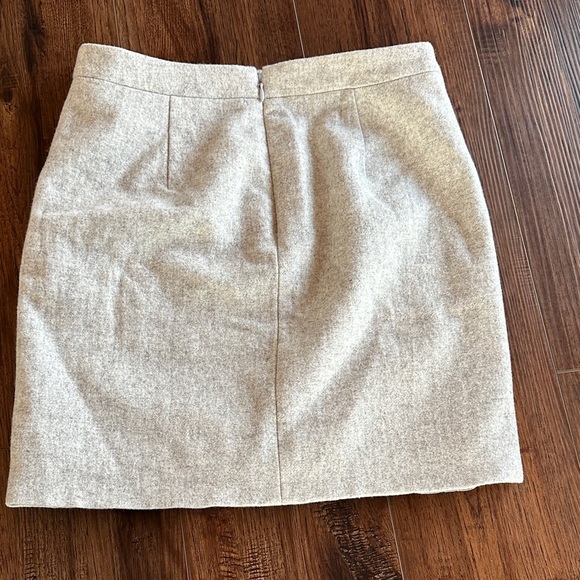 J. Crew mini wool skirt. Lined. Size 2. - Picture 4 of 4